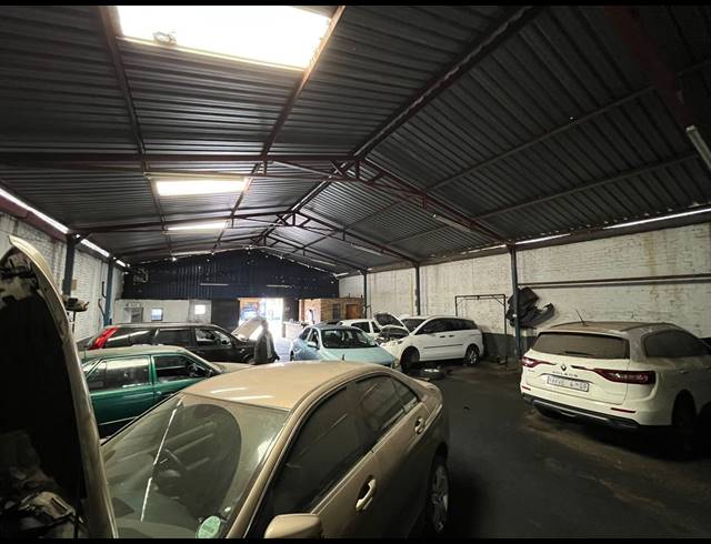 310M² WORKSHOP FOR SALE IN SPRINGS CENTRAL